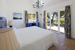 4 Schlafzimmer, Zimmersafe, Bügeleisen/Bügelbrett, Reisekinderbett