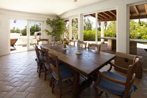 Outdoor dining