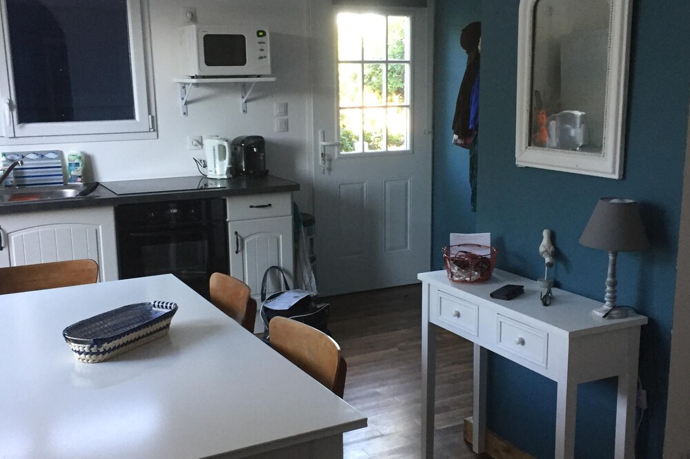 Charming holiday home in a quiet area near the ocean and its wild coast