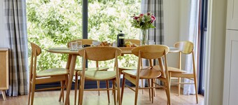 Beckington Lodge, a rural retreat on the outskirts of Frome, near Longleat Safari Park and Bath!