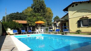 Outdoor pool - Villa with private pool and garden, not far from the sea (Castel Volturno)