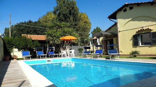Villa mit Garten und privatem Pool, nicht weit vom Meer entfernt