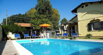 Villa mit Garten und privatem Pool, nicht weit vom Meer entfernt