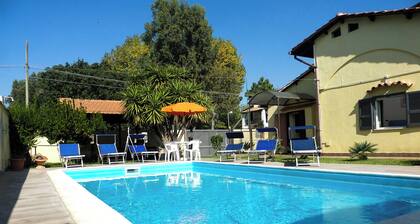 Villa with private pool and garden, not far from the sea