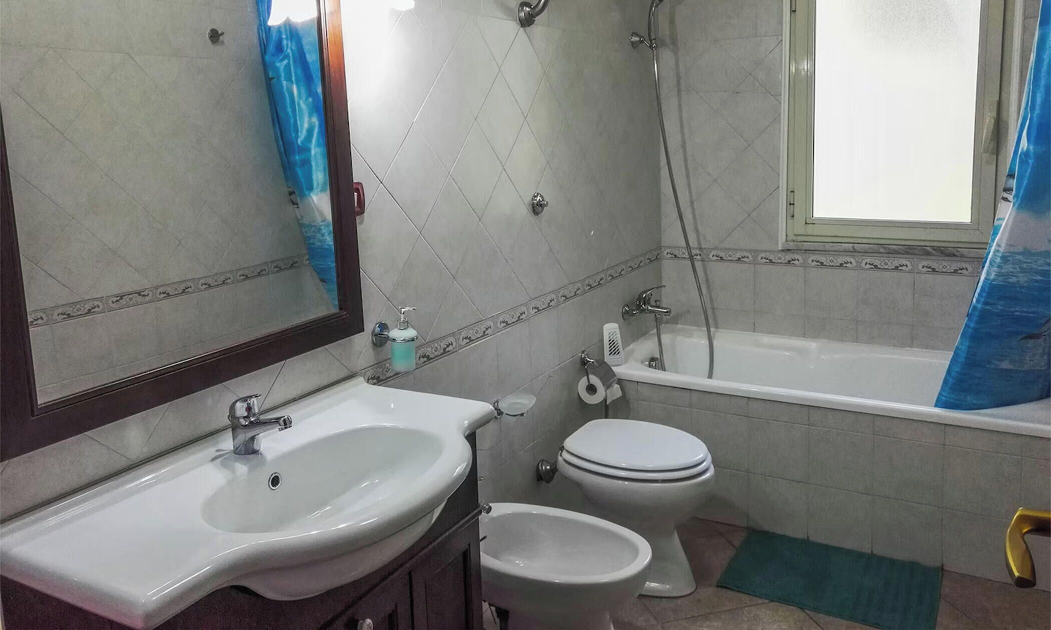 Combinazione doccia/vasca, asciugacapelli, bidet, asciugamani