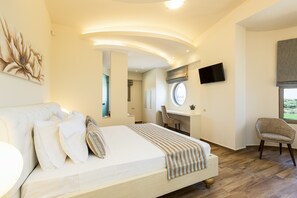 6 عدّة غرف نوم وخزنة داخل الغرفة ومكواة/لوح كي وواي فاي مجانًا