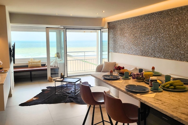 Smart TV, books, music library, stereo