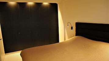 2 chambres, coffres-forts dans les chambres, fer et planche Ă  repasser