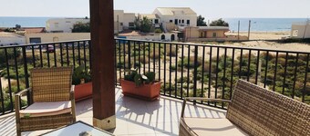 Arundo Domus - house a step away from the sea of Donnalucata 