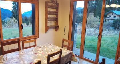 Chalet ideally located at the foot of the slopes in the resort of Les Gets