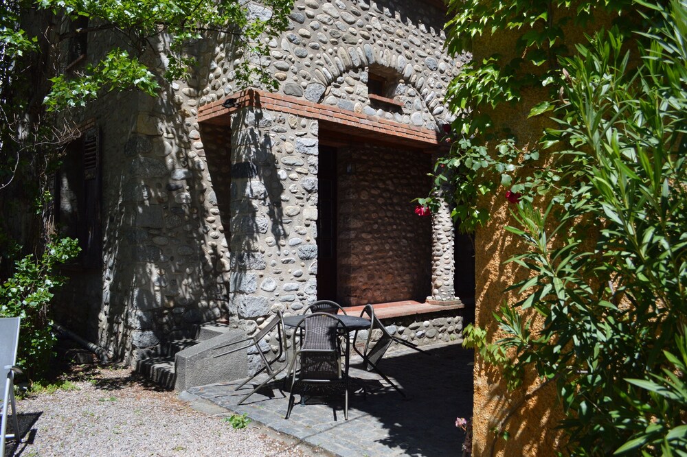 Two person gite in town of Prades (2 people maximum)
