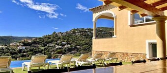 Casa Más Ambros with infinity pool