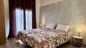 8 habitaciones, tabla de planchar con plancha, cuna de viaje y wifi