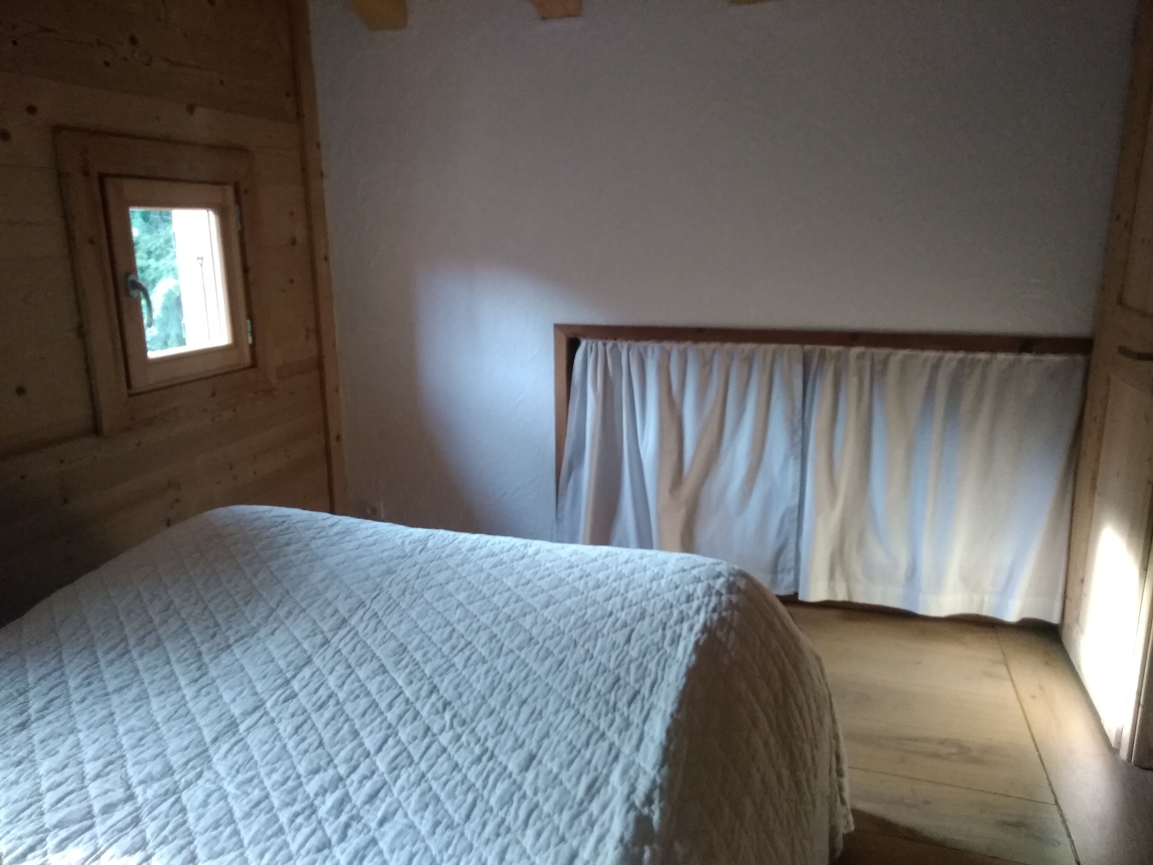 New, comfortable and well equipped. Pets allowed on request