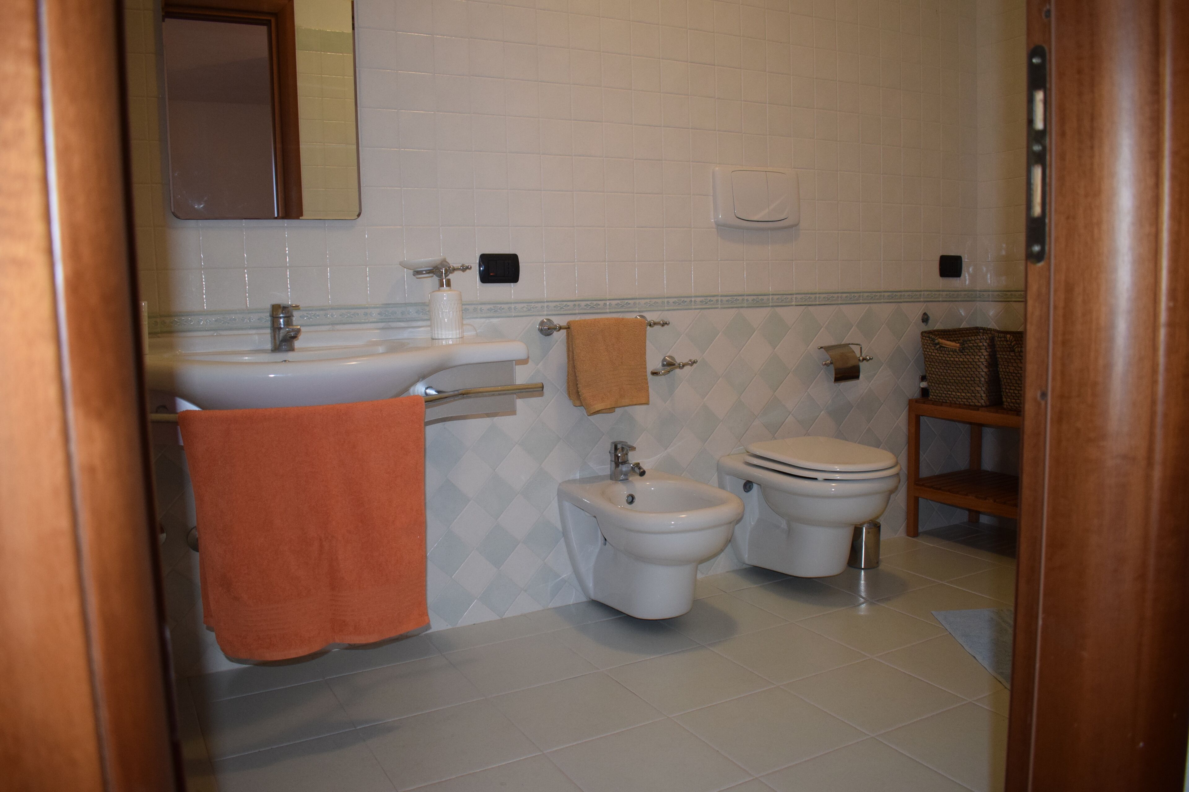 Apartment 1 Bedroom, living room / kitchen, large picture window overlooking the sea