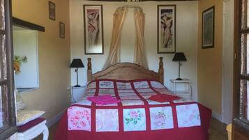 2 bedrooms, in-room safe, iron/ironing board, travel crib