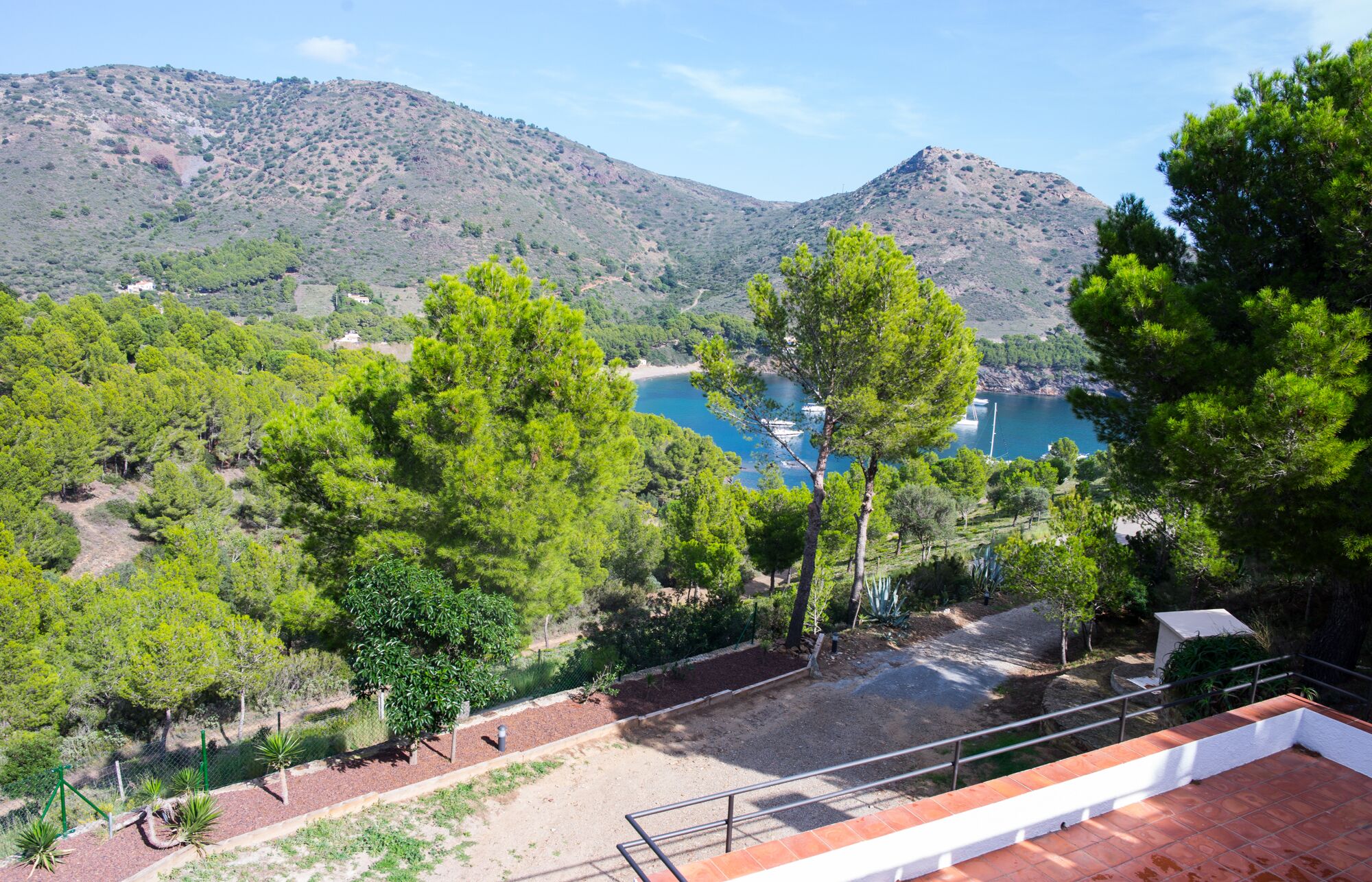 CHALET IN CALA MONTJOI. IDEAL FAMILIES. 400 m BEACH. CAP DE CREUS NATURAL PARK