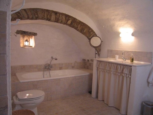 traditional house in beautiful APRICALE, Liguria, experience the real Italy!