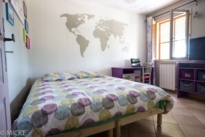 4 chambres, fer et planche à repasser, Wi-Fi, draps fournis