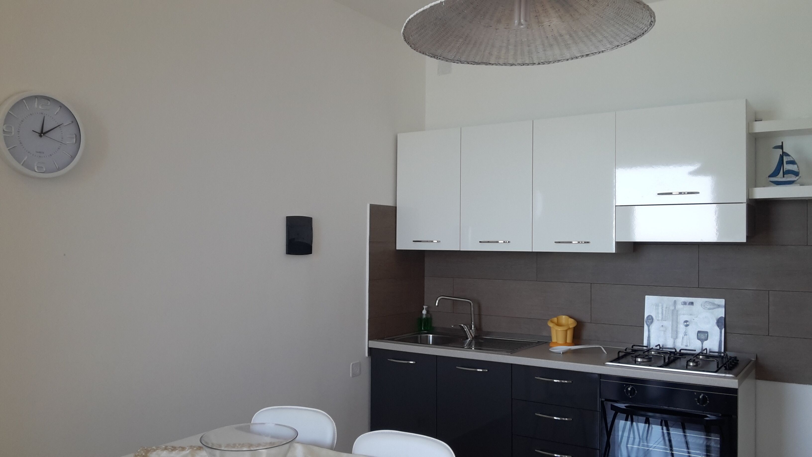 Bright apartment by the sea in Cava d'Aliga