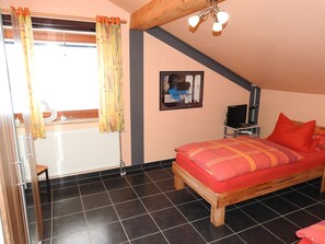 2 Schlafzimmer, Zimmersafe, Bügeleisen/Bügelbrett, Reisekinderbett