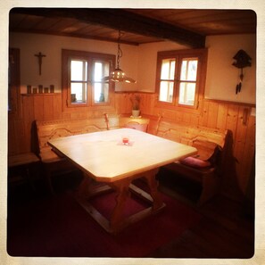 Dining - This beautifully renovated and well-equipped farmhouse anno 1740 (Schöllnach)