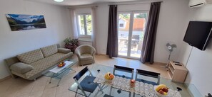 Smart-TV, fotballspill og bordtennis