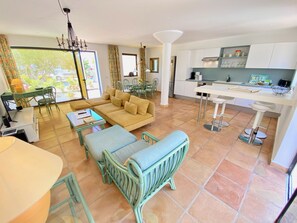 Téléviseur, lecteur de DVD, chaßne audio