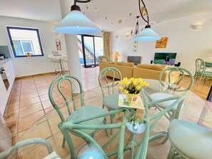 Dining - Villa with private pool, fiber optic internet, close to the sea, sheltered courtyard (Costa Calma)