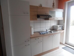 Fridge, microwave, coffee/tea maker, toaster - Haus Elisabeth Apartment 19, no smoking, south-facing balcony, roof terrace (Cuxhaven)