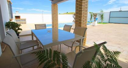 Privater Pool, moderne Ausstattung, Grill, Poolterrasse mit Sonnenliegen, Klimaanlage - Casa Angel -