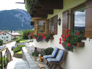 Terrace/patio - Relaxing holiday in a quiet green oasis (Ruhpolding)