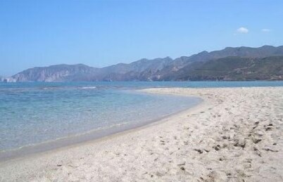 We rent whole year round indipendent Vacation house and Apartment from 2-10 pers