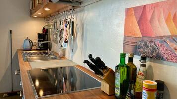 電子レンジ、オーブン、コンロ、食器洗い機