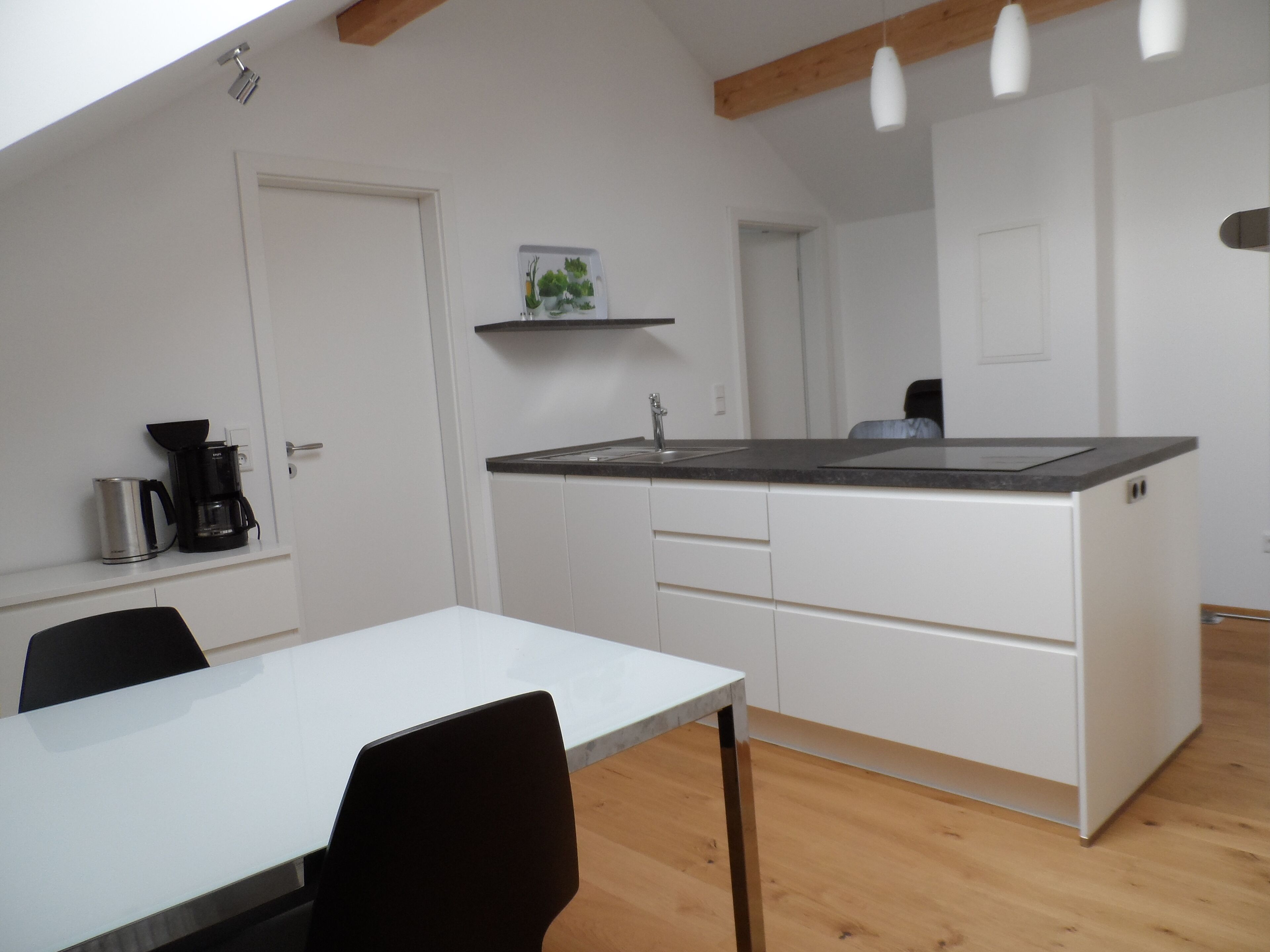 Expanded Spacious and modern, fully equipped kitchen and large living area