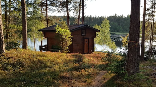 Schwedenstuga im Herzen von Smaland umgeben von Wiesen, Wäldern und Seen