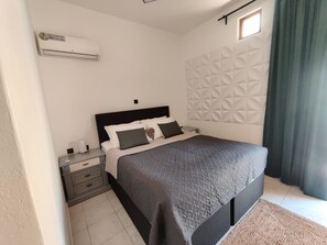 3 habitaciones, insonorización y tabla de planchar con plancha 