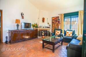 Televisie en een open haard