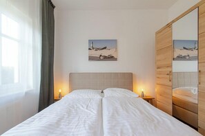 1 bedroom, internet, bed sheets, wheelchair access