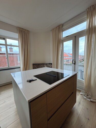 Spacious apartment on the top floor between the beach and the city