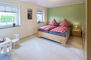 3 bedrooms, in-room safe, travel cot, bed sheets - Chalet on the Wadden Sea House 2 ⭐️⭐️⭐️⭐️⭐️- Holiday house Ockenfels new building 2016  (Dornum)