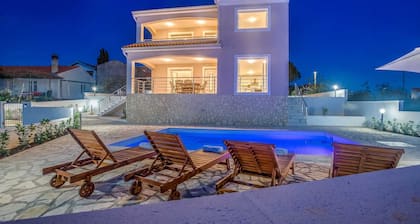 Holiday house ISABELLA with pool