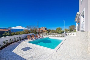 Piscine extérieure