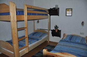 2 bedrooms, free WiFi, bed sheets - Rustic vacation apartment in Nassfeld, Sonnleitn, directly on the ski slope, 2 bathrooms, 2 toilets (Hermagor)