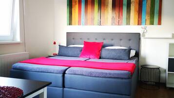3 Schlafzimmer, Schreibtisch, Reisekinderbett, kostenloses WLAN