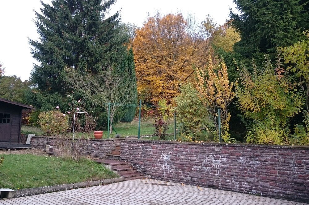 Enjoy your vacation in the heart of Merzig in a cozy 80sqm apartment