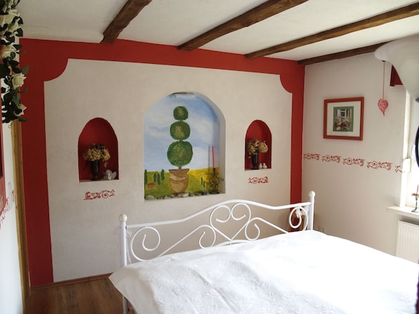 3 bedrooms, iron/ironing board, free WiFi