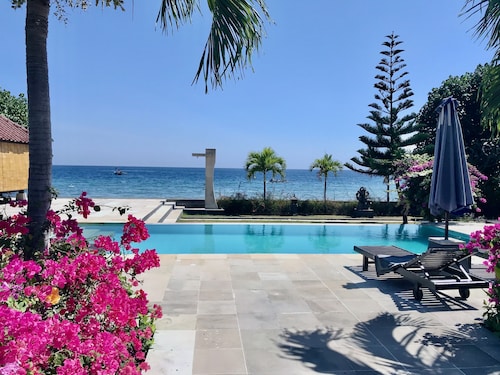 Villa Bima Sena- Luxury Beachfront Villa with Private Pool, Chef & Staff (2-6 p)