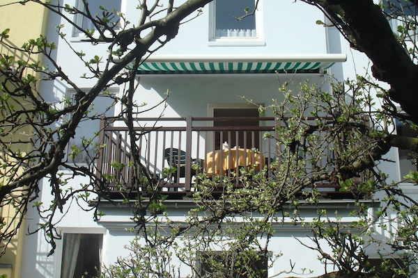 Balkon der beletage
balcony, villa-backside