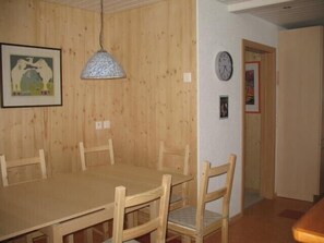 Dining - Large detached holiday home, family friendly, dream location, St Gallen, WiFi (Waldstatt)